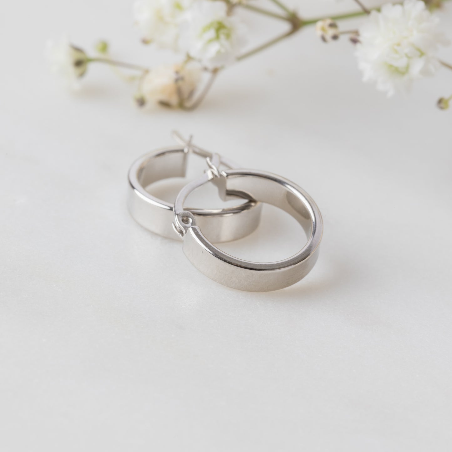 925 Sterling Silver Flat Hinge Hoop Small